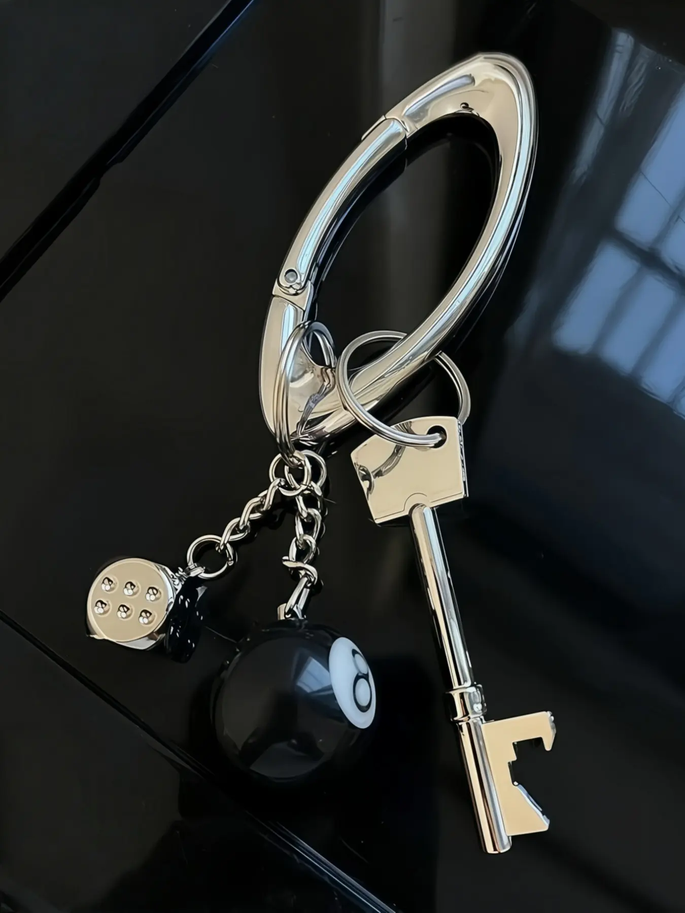 Dark Style Oval Punk Street Fashion Multi-Functional Waist Bag Pendant Bottle Opener Keyring Fashionable Zinc Alloy Keychain Accessory Multifunctional Keychain Stylish Keyring