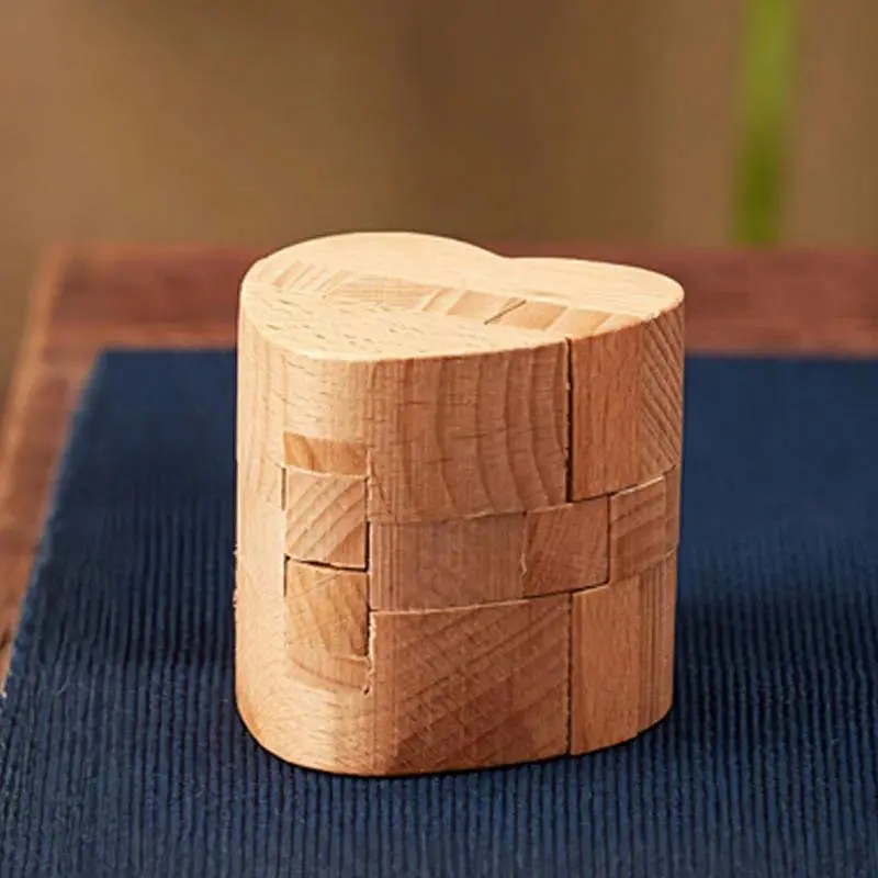 Heart-Shaped Luban Lock Colored Wooden Assembly & Disentanglement Puzzle - Unisex Interlocking Puzzle-Shaped Brain Teaser, IQ Test Learning Toy for All Seasons, Colored Wooden Assembly & Disentanglement Puzzles
