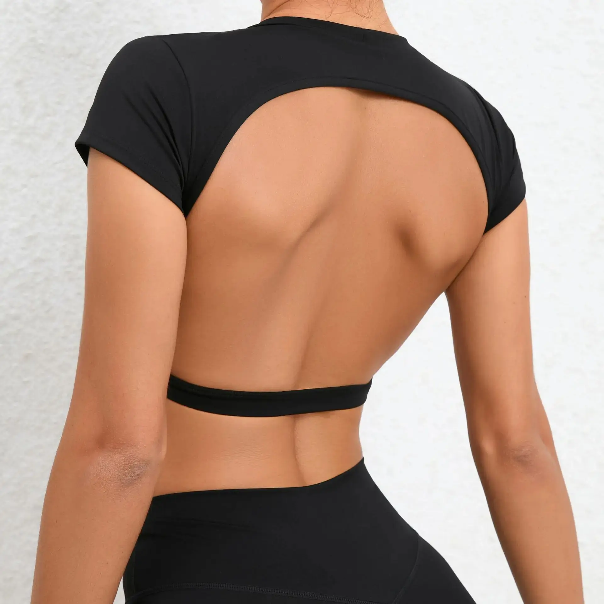 Women's Long Sleeve Backless Workout Crop Top with Built-in Padded Bra - Breathable Activewear, Gym Tops Women for Yoga, High Stretch Activewear, Gym Tees, Flexible, Moisture-Wick, Nylon-Spandex, Open-Back, Yoga-Gym