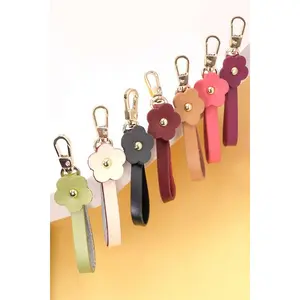 Leather Daisy Floral Keychain