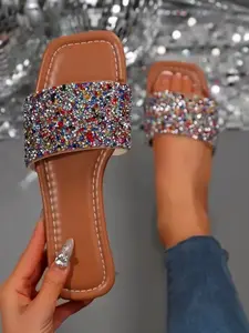 Women's Square Heel Flat Sandals with Rhinestone Strap Design, Anti-Slip Beach Slippers, One-Click Plastic Material, Spring Summer