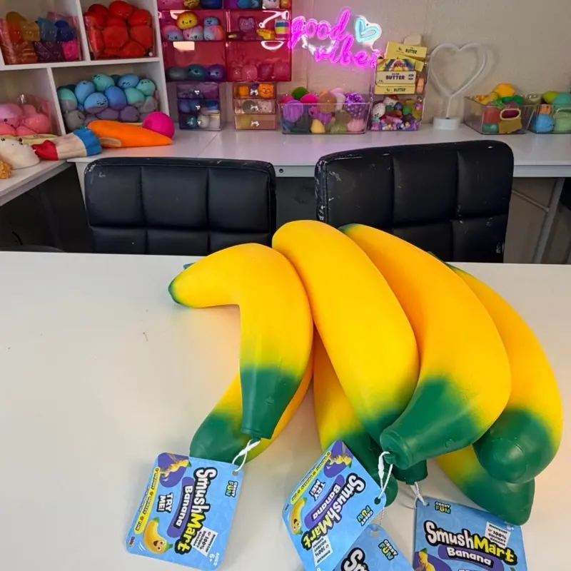 RMS SmushMart giant banana slow rise 15”