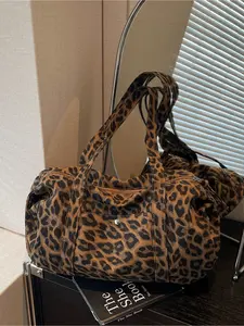 American Retro Leopard Print Large Capacity Tote Bag For Women Casual Shoulder Bag Fashion Versatile Y2K Hot Girl Style Single Shoulder Crossbody Bag For Gym Workout Short Trip Travel Luggage Bag