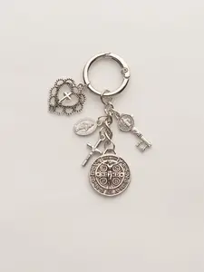 Saint Benedict Religious Keychain – Cross Heart Key Bag Charm Pendants, Spiritual Bag Decoration & Bag Chain Charms for Backpack Purse, Ideal for Faith Lovers & Spiritual Protection Gifts