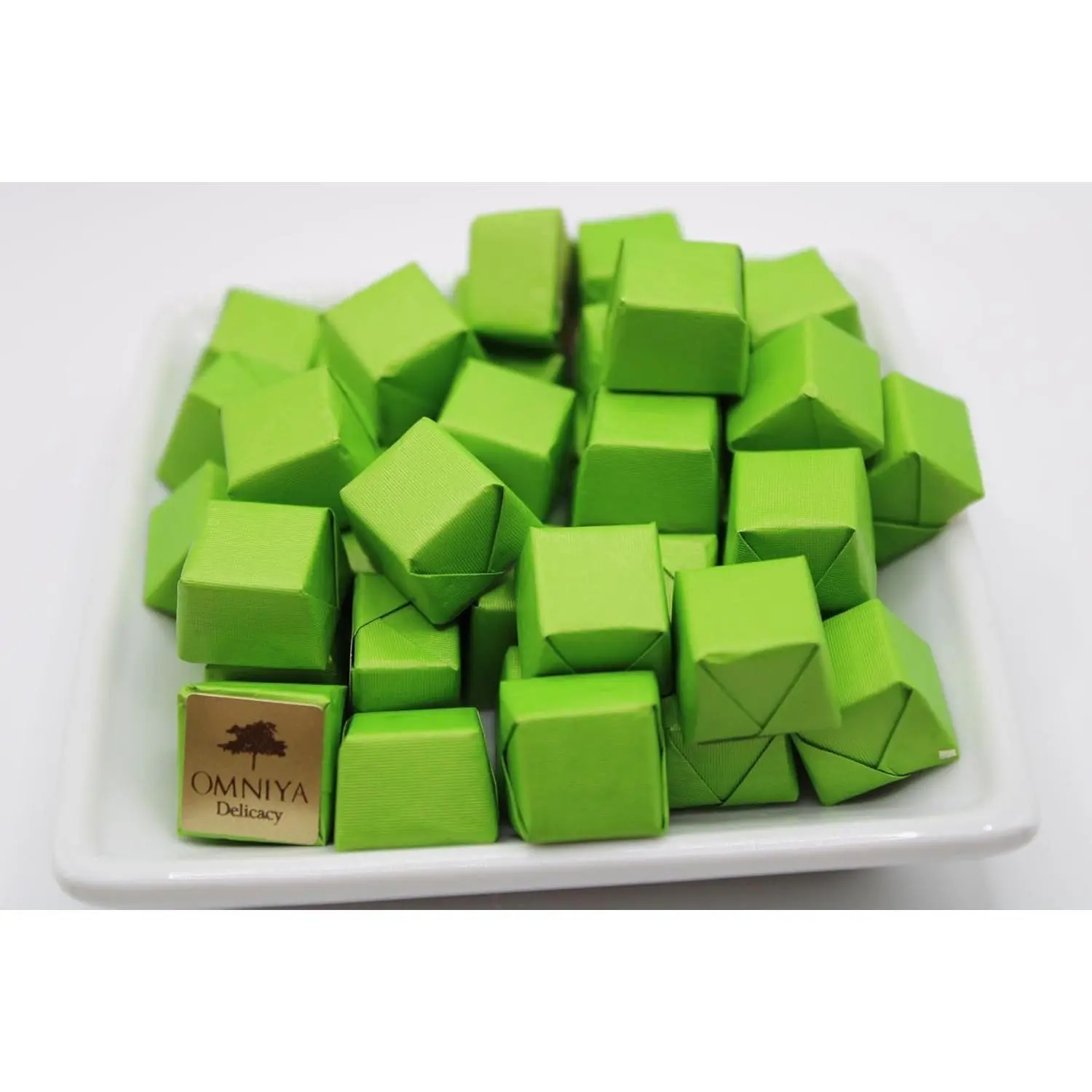 OMNIYA Delicacy – Mini Mint Chocolate Squares (8 oz) – Refreshing Mint-Infused Milk & Dark Chocolates – Individually Wrapped – Elegant Treat for Gifting, Events, and Daily Enjoyment Bonbon Snack