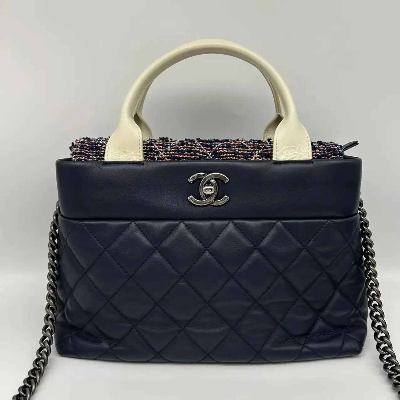 Pre-owned CHANEL Tweed Portobello Tote Bag