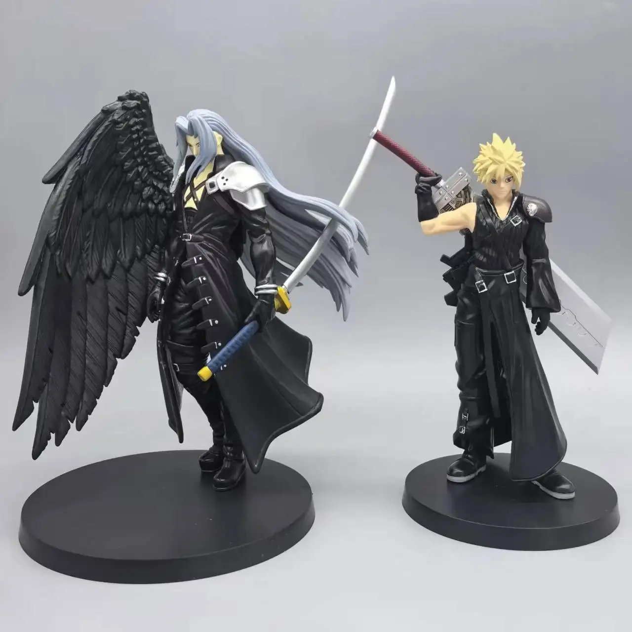 Sephiroth (19 cm) and Cloud (17 cm) Posable Action Figures – Collectible Figures