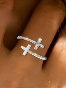 Elegant S925 Silvery Criss Cross Ring with Synthetic Zirconia - Bohemian Style, Low Allergy, Ideal for Daily & Party Wear, Perfect Holiday Gift for Easter, Christmas, and Thanksgiving, Party Accessory|Bohemian Style Ring|Synthetic Zirconia Accents