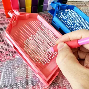 Silky Diamond Painting Tray with Lid, Diamond Painting Accessories, Diamond Art Tray with Prismatic Shine Lid, Diamond Art Accessories and Tools for 5D Diamond Painting Beads
