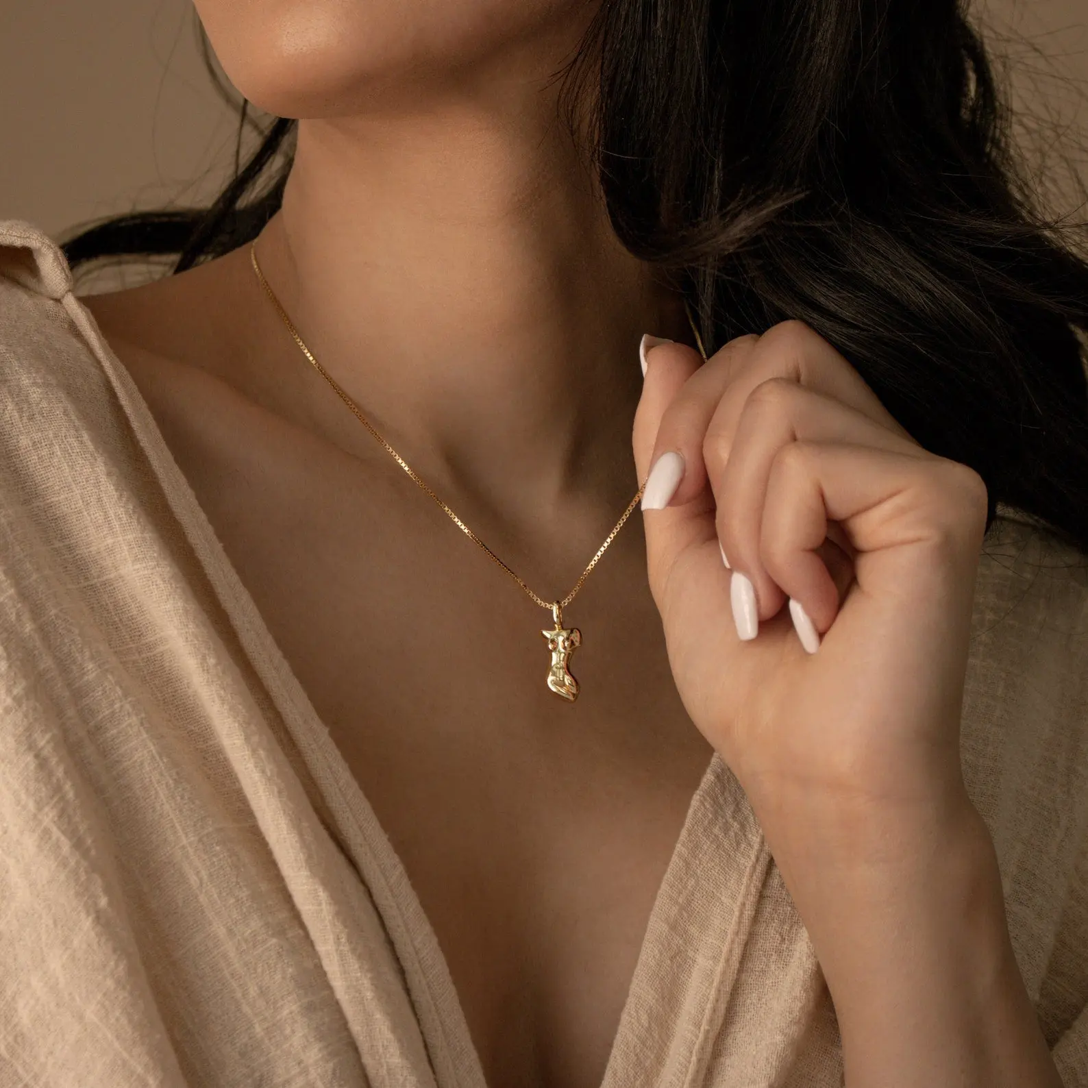Kinn Body Necklace by Caitlyn Minimalist - Silhouette Pendant Necklace - Women Empowerment Jewelry - Best Friend Gift