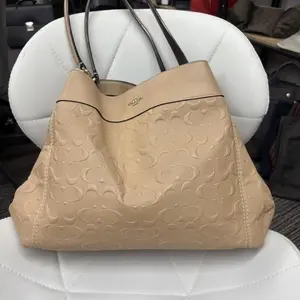 Pre-owned Gaga Milano As Shown Shoulder Bags Coach Lexy Shoulder Bag in Signature Embossed Pebble Leather