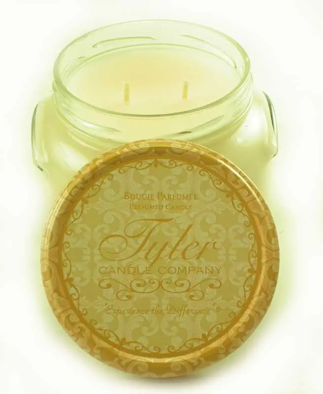 WINTER WONDERLAND Tyler 22 oz Scented 2-Wick Jar Candle