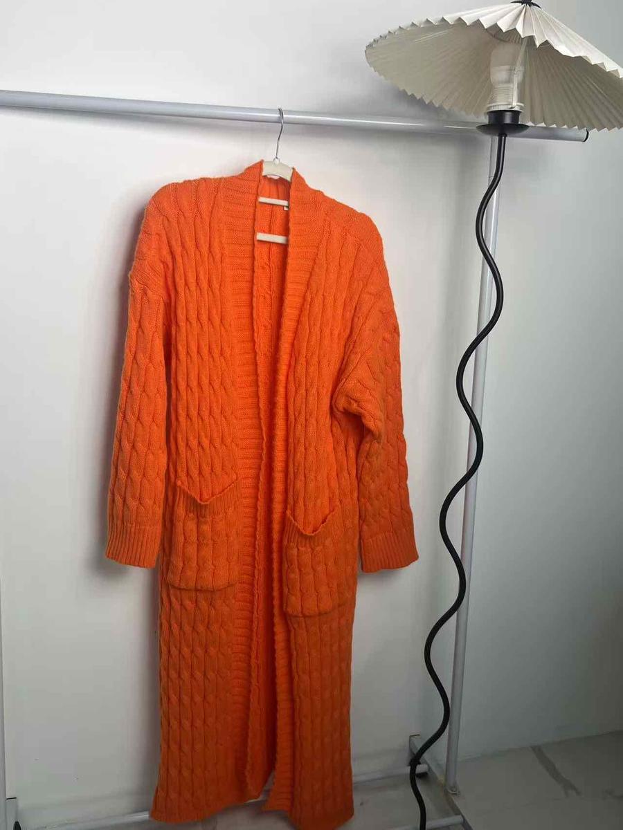 Item: orange, XL