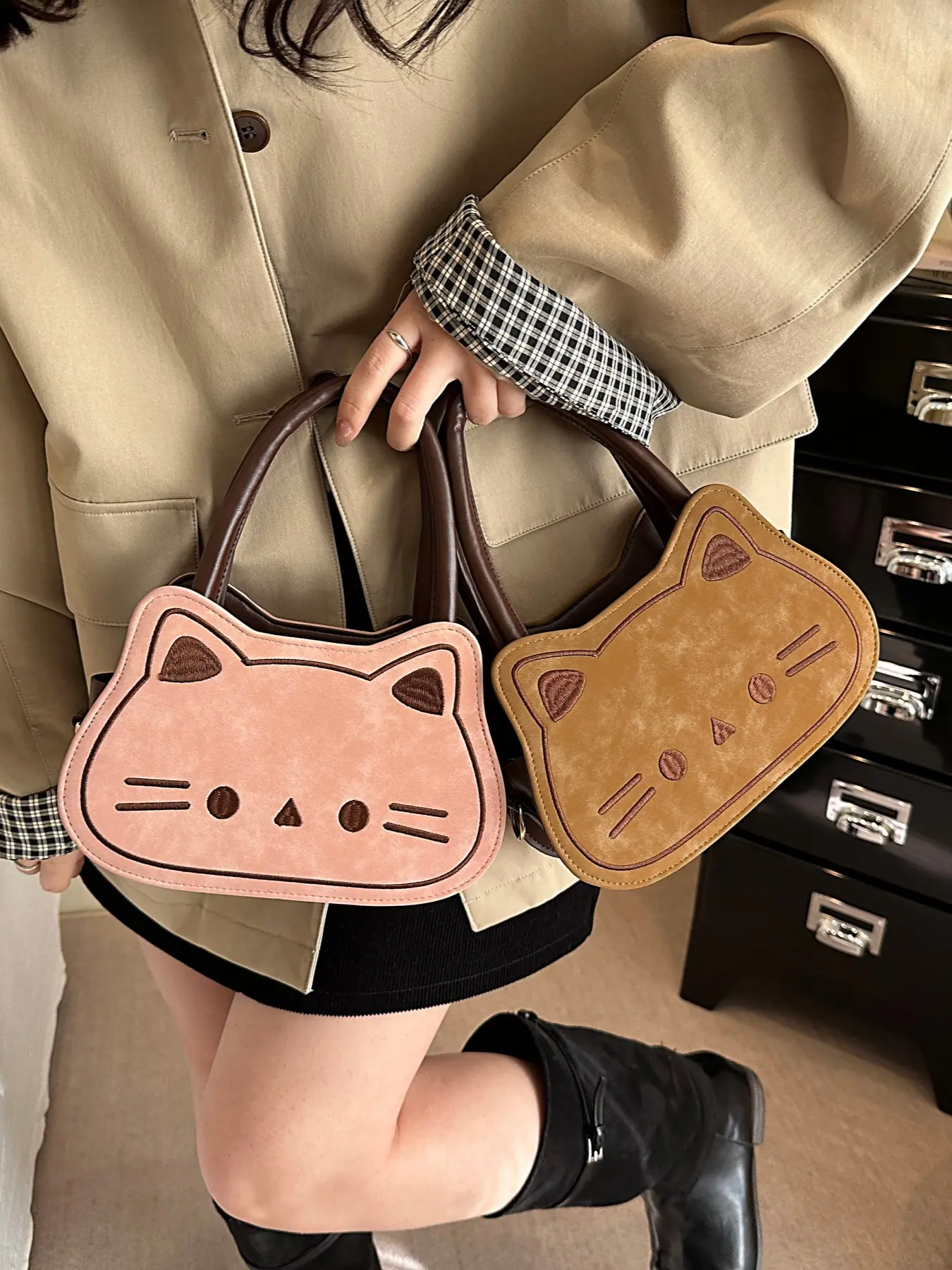 Women's Cute Cat Handbag, Suede Cartoon Kitty Wallet, Top Handle Crossbody Bag, Hand Shoulder Bag, Unique Animal Design, Casual Daily Use & Gift, Fashionable Crossbody Bag, Fashionable Bags, Crossbody Purse