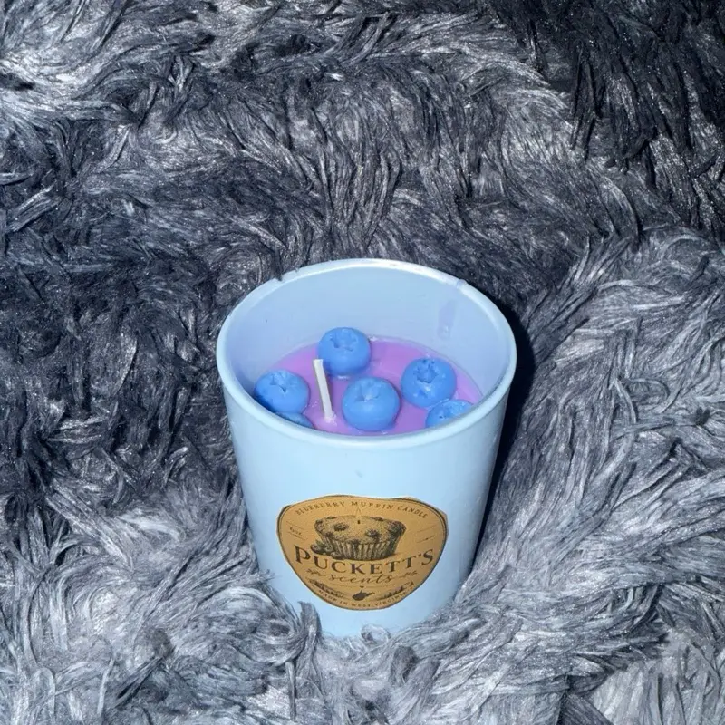 Blueberry muffins candle