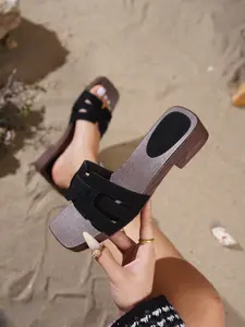 Square Toe Low Heel Sandals, Easy on and Off, Retro Style, Comfortable Fit, Unisex Footwear, Suitable for All Ages and