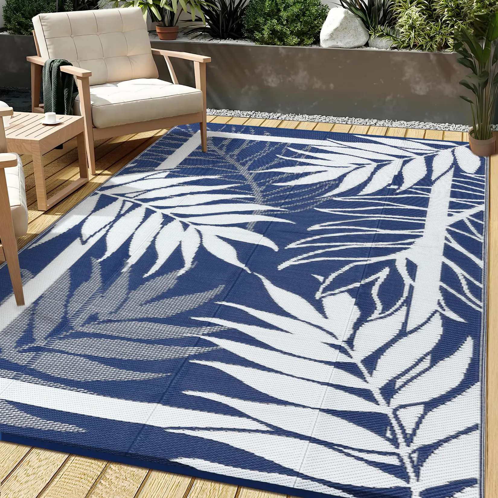 Modern Leaf Print Outdoor Rug Double-Sided Reversible Plastic Grass Rug Foldable Garden Decor Rug for Porch Balcony Beach Picnic Caravan Patio