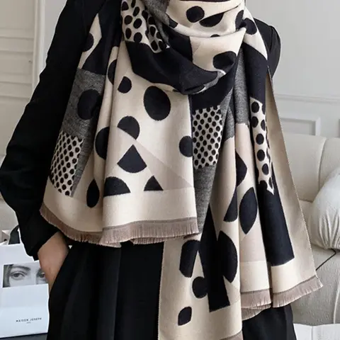Women's Polka Dot Pattern Tassel Detail Scarf, Neck Scarf, Casual Soft Warm Shawl for Fall & Winter, Fashion Accessories for Daily Wear, Tassel Decor Shawl, Fringe Trim Shawl, Decorative Scarf