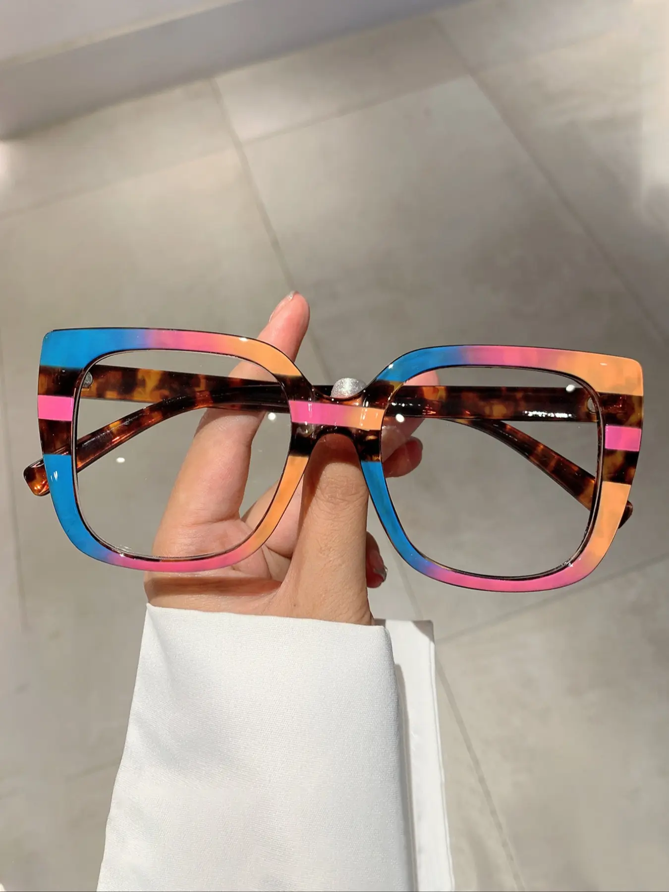 Women's New Square Fashion Glasses, Simple Large Frame Design, Trendy Color Block Frames, Leopard Print Leg Decorations, Leopard Pattern Eyeglasses, Trending Glasses, Perfect for Photos