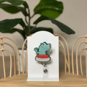 Funny Lizard Meme Sparkly Retractable Badge Reel Cute Hehehe Reptile Acrylic ID Holder For Registered Nurse RN CNA Medical Work Accessory