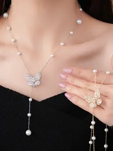 Zircon Butterfly Pearl Necklace, French Vintage Clavicle Chain, Dangling Pearl Necklace, Fashion Luxurious Jewelry for Women, Perfect Gift for Parties and Daily Wear