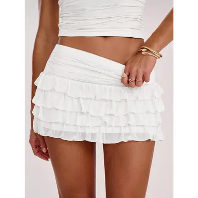 Chica Falda Blanca TikTok Shop