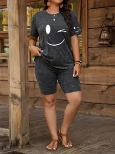 Plus Size Women's 2-Piece Set, Random Print, Vintage Distressed Short Sleeve & Shorts, Versatile Casual Home & Outdoor Summer Outfit, Womenswear