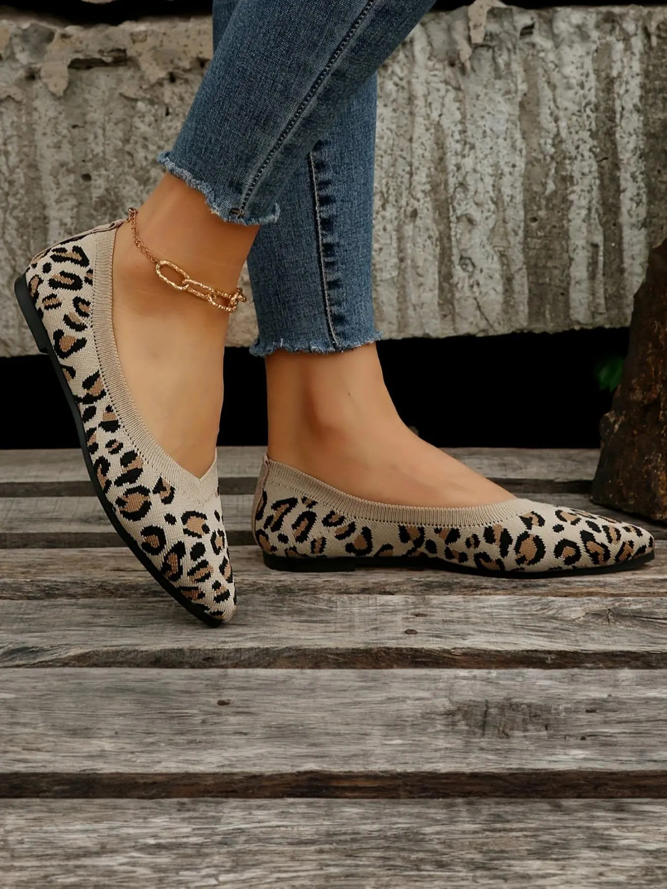 Women's Fashion Leopard Pattern Slip-on Flat Shoes, Casual Pointed Toe Lightweight Soft Comfortable Walking Shoes, Female All-match Shoes for Daily Wear, Slip on Flats