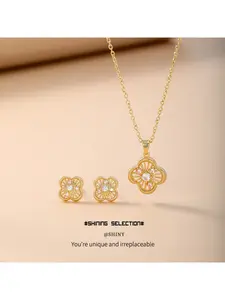 {Set} Four-leaf clover copper alloy earrings and necklace for women 2025 simple, light luxury, elegant, niche design collarbone chain