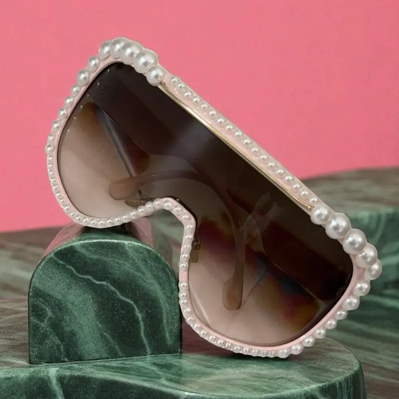 Pink Pearl Sunglasses - Elegant Pearl-Embellished Shades with Classic & Modern Design for UV Protection & Versatile Use