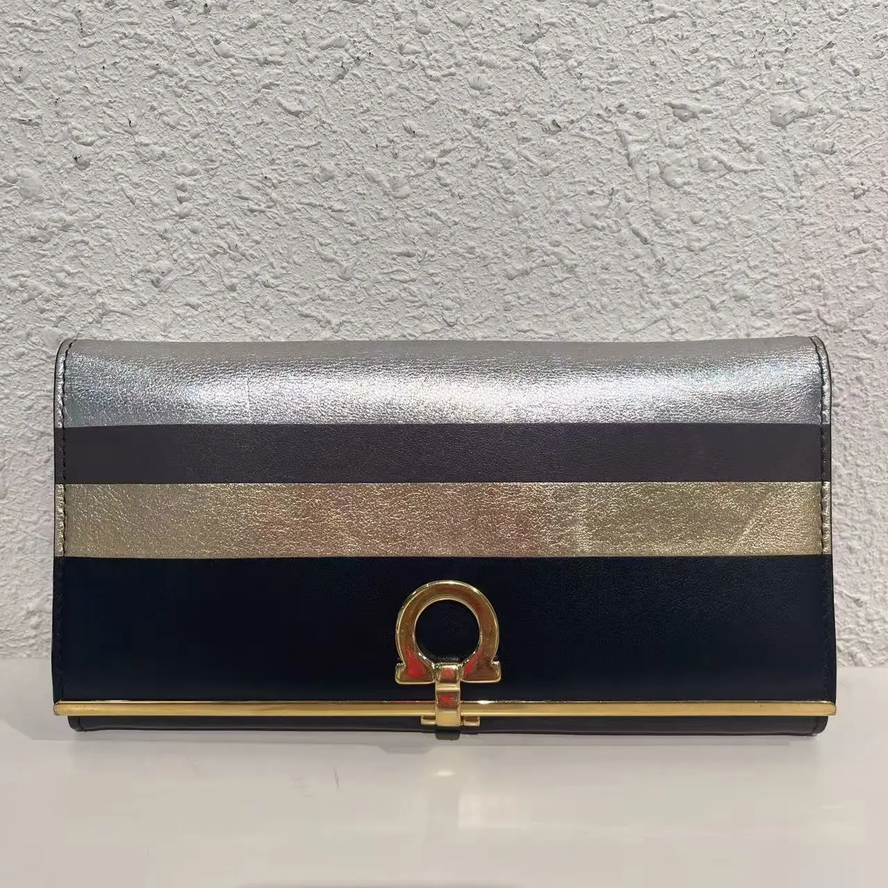 Pre-owned SALVATORE FERRAGAMO Gancini Colorblock Continental Wallet