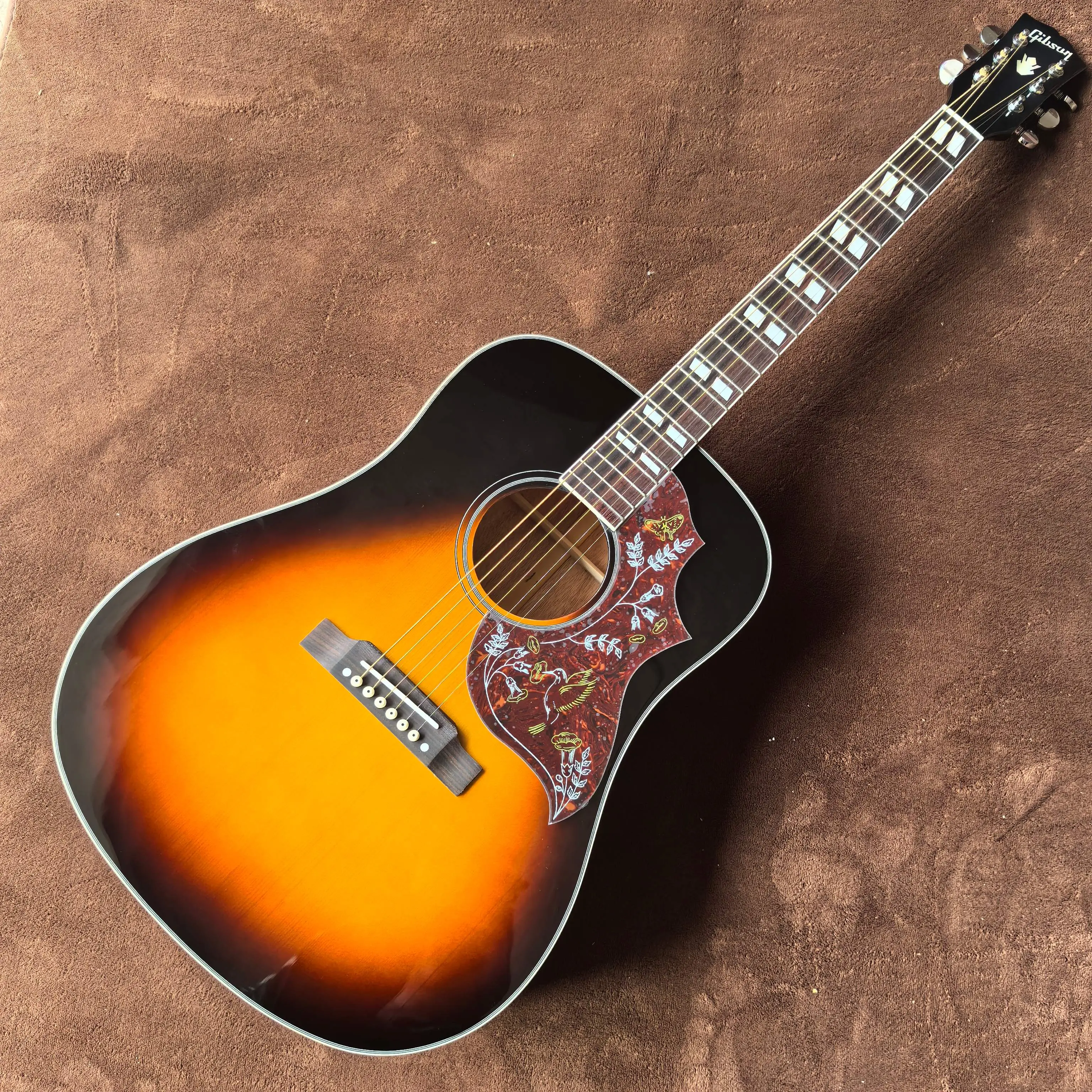 GIB Sunset Color 6-String Right-Handed Stylish Acoustic Classical Guitar - Spruce Top & Body, Rosewood Fingerboard, Bone Pillows, 20 Frets, Full Enclosed Tuning Pegs, Hummingbird Design, Suitable for Street Performance, Stylish Guitar
