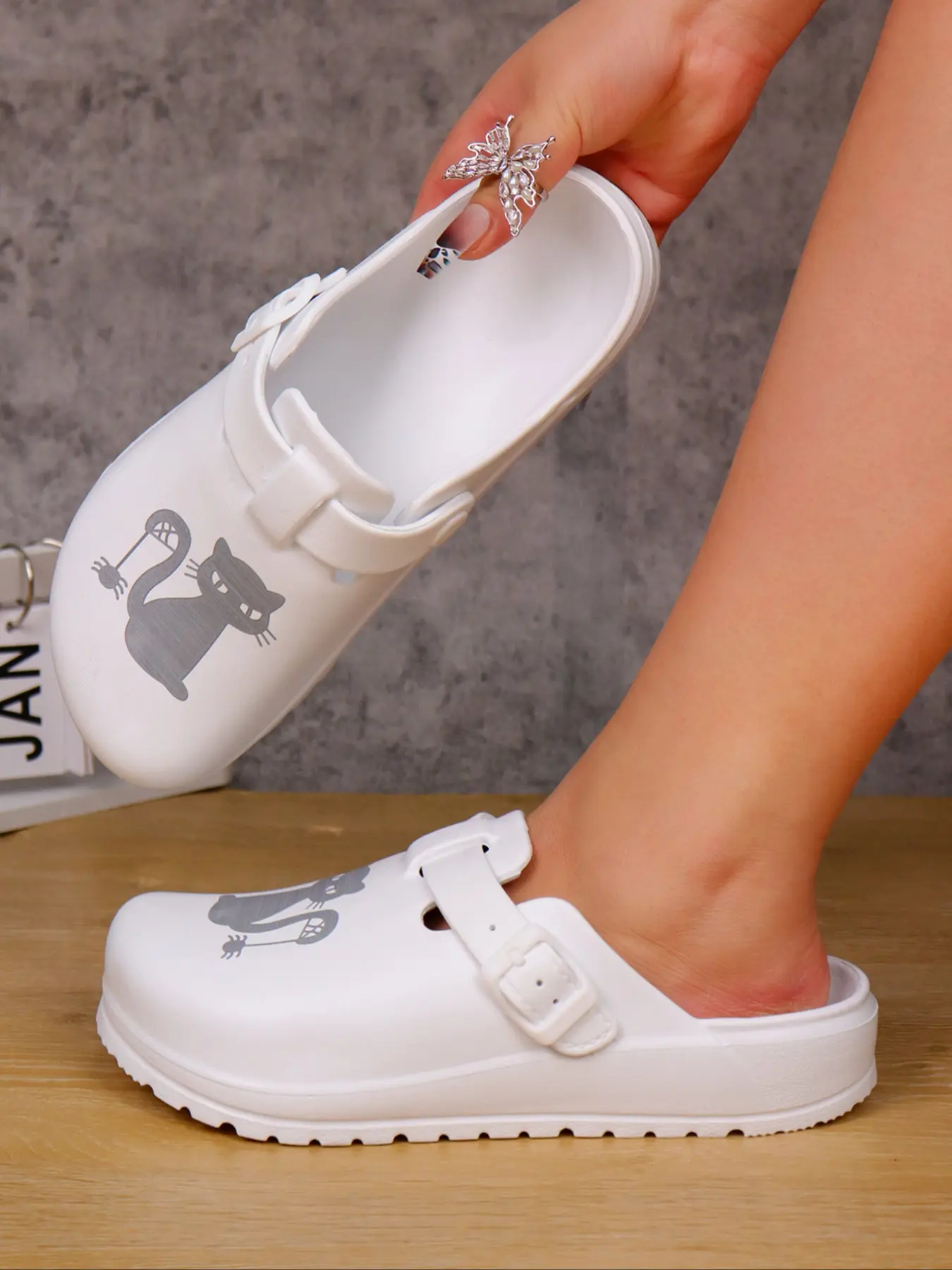 Women's Lightweight Eva Non-Slip Shoes, Adjustable Buckle Strap, Slipper Straps, All Season Closed Toe Platform, Fun Cartoon Cat Pattern, Comfortable Sole