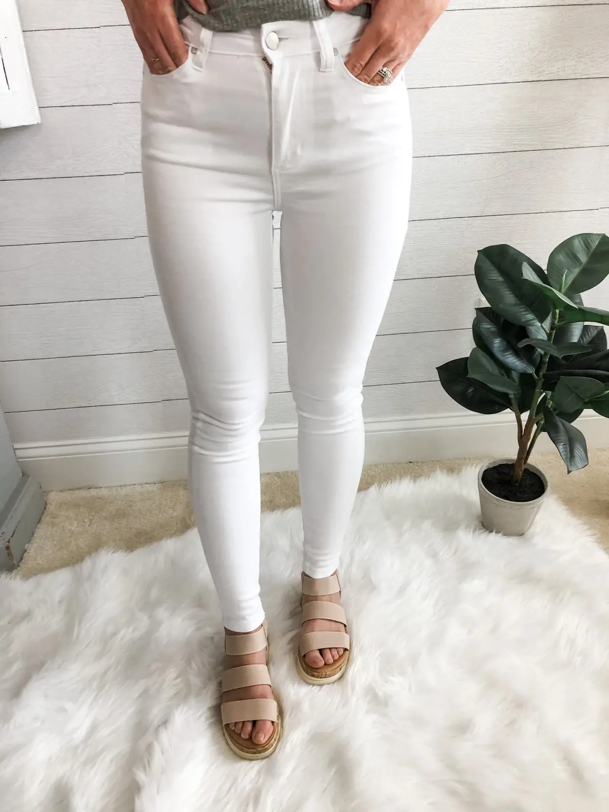 White High Rise Skinny  Jean