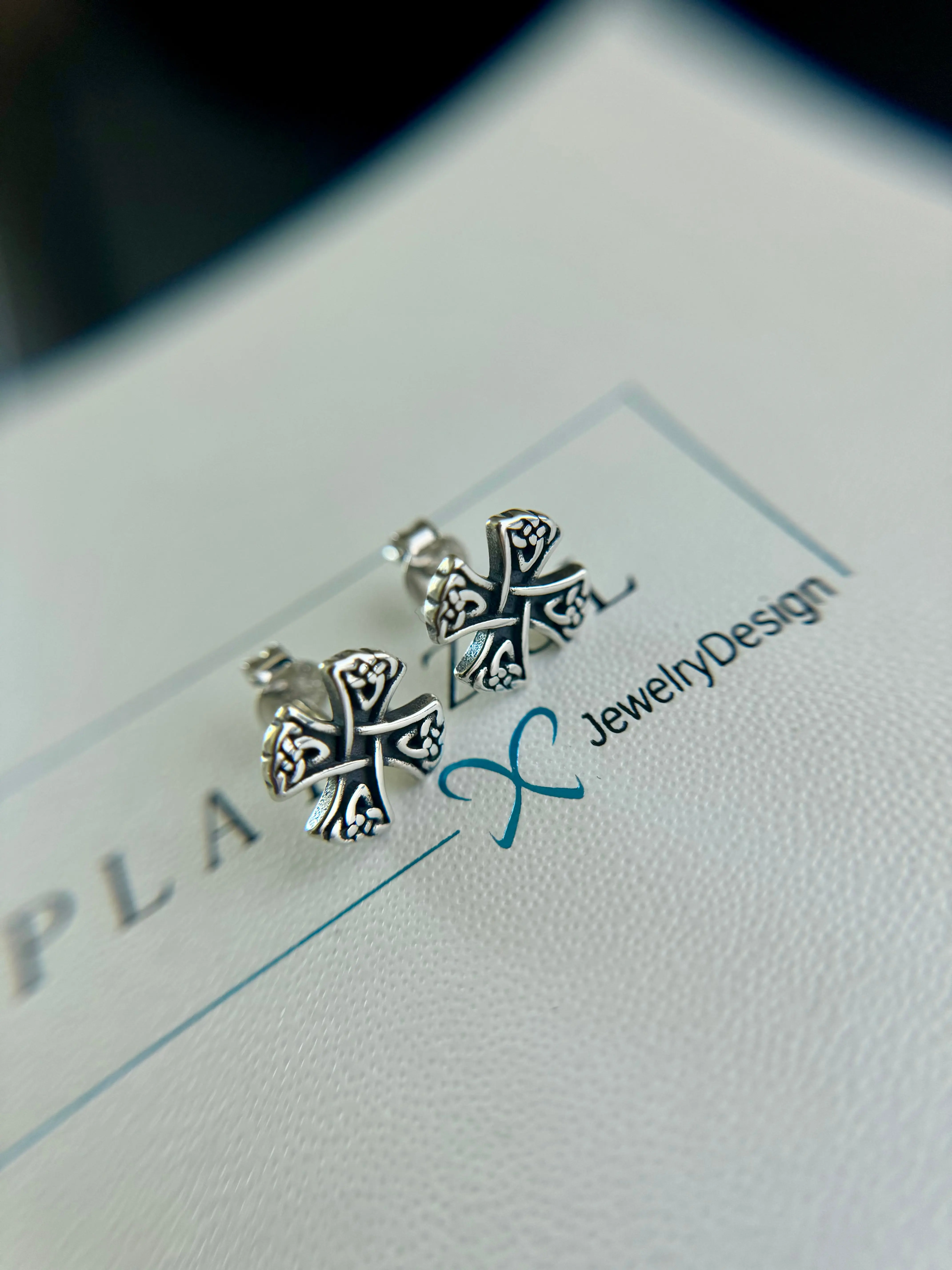 Fia earrings