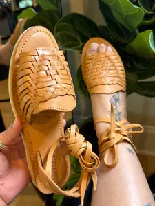HUARÉ Clásico Lace-Up Huarache Sandals