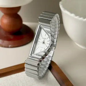 Women's Vintage Half-Moon Dial Watch, Fashionable Quartz Ladies' Watch, Perfect Gift for Women, Ideal for Holidays and Daily Wear