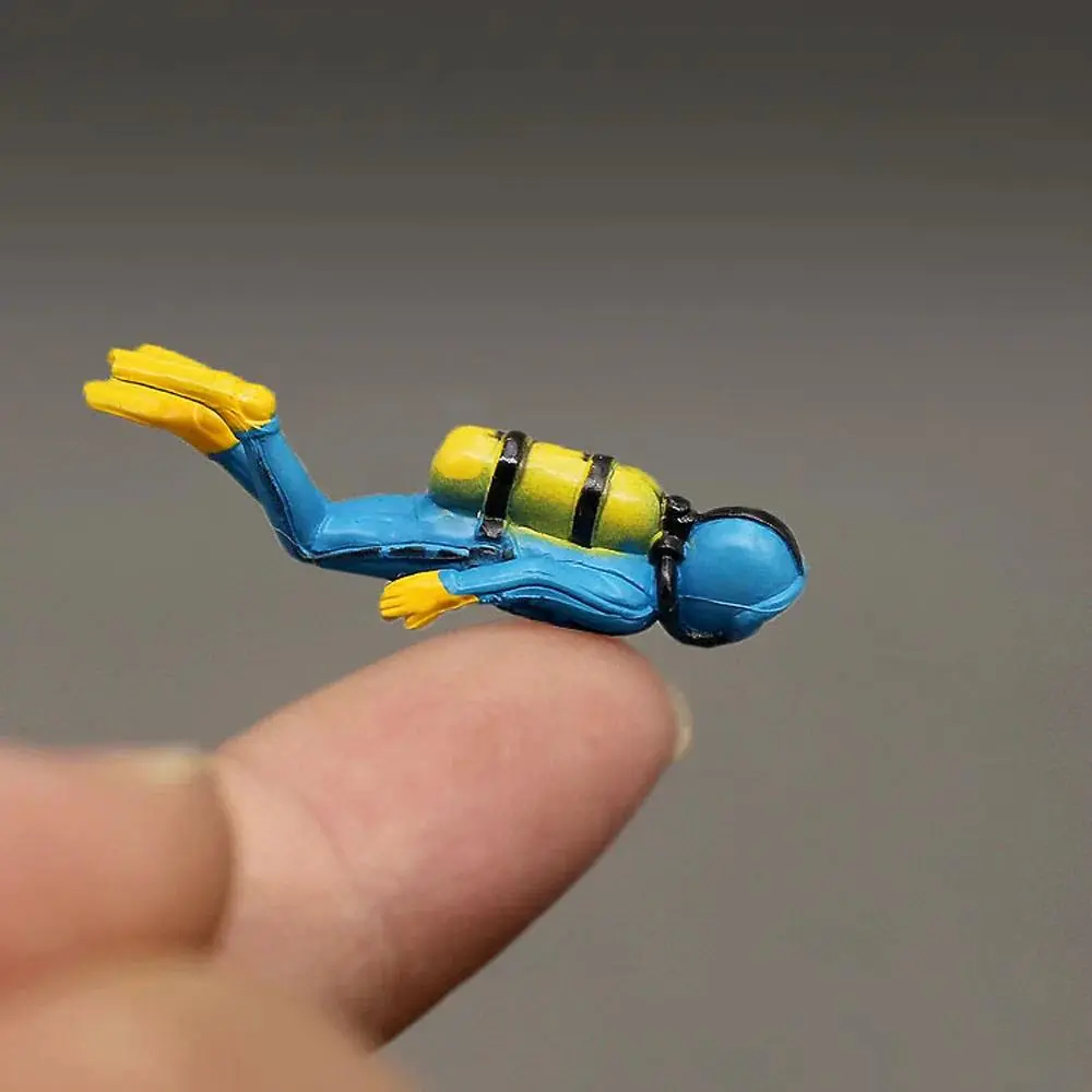 Resin Miniature Oceanic Scene Model Figurine - Blue Diver Shape Decor, Bottle/Doll House Collectors’ Piece, Fish Tank Home & Garden Decoration, Fish Tank Decor, Mini Model