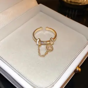Light Luxury Niche Golden Heartbeat Irregular Zirconia Ring - Chain & Round Cake Style, Fade-Resistant Index Finger Ring for Daily Wear & Engagement Photo Outfits, Ideal Gift