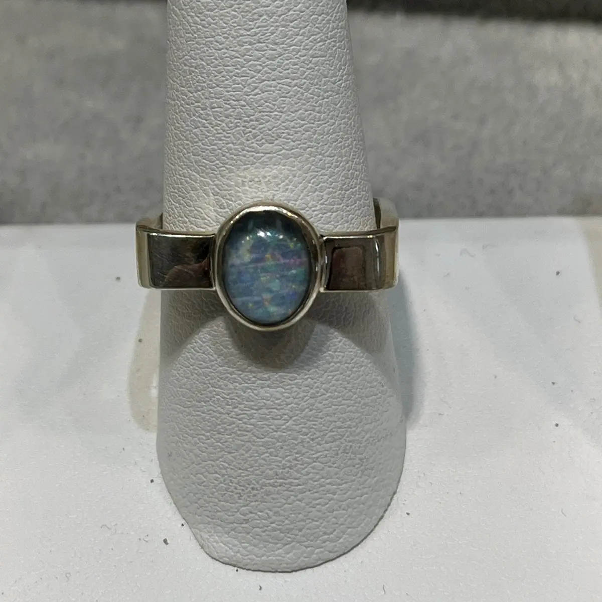 SQUARE OPAL RING!! Size 9/10