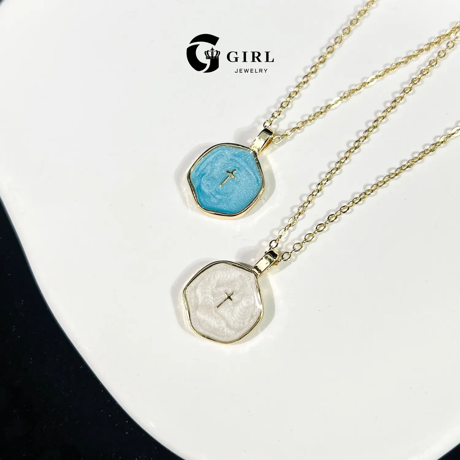 GGIRL Elegant Dainty 14k Gold Plated Cross Pendant Neckalce Small Cross Choker for Women/Teen Girls Stylish Everyday Simple Religious Jewelry Gift Idea