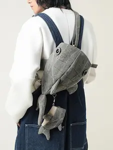 1pc Stylish minimalist casual solid-color design Cute shark-shaped crossbody bag Features a delicate shark charm Trendy and versatile for daily commutes, shopping, or gifting Essential women's shoulder bag