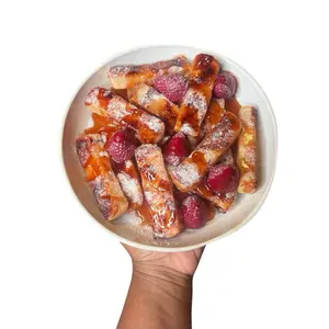 (WICKLESS) FRENCH TOAST W/ STRAWBERRIES CANDLE (cinnamon churro & strawberry scented)