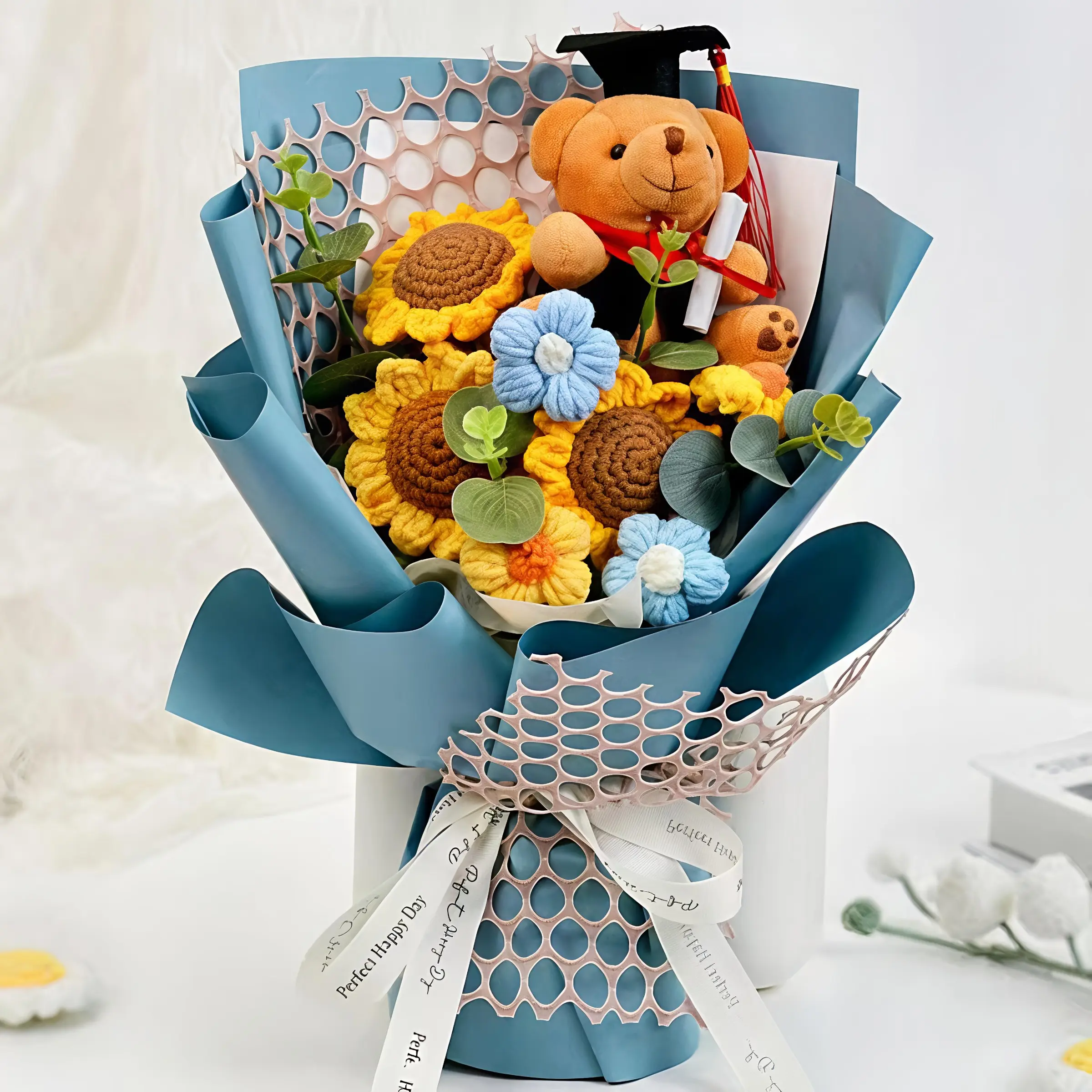 11.81in Handmade Crochet Graduation Bouquet with Graduation Bear, Knitted Sunflower & Rose, UV Resistant, Dustproof, Anti-Fade, Long-Lasting, for Graduation Party, Home Decor, Birthday Gift, Graduation Gifts, Keepsake & Aesthetic Decor, Decorative Gift