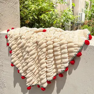 Luxury Rose Flower Blanket, Handwoven Plush Round Throw That Folds Into a Rose Bouquet, Cozy Throw Blanket, Ideal Gift for Loved Ones, Moms or Friends, Perfect for Living Room, Bedroom or Aesthetic Outdoor Photos, Floral Print Blanket