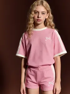 Girls' Summer School-Style Set: Comfortable Short-Sleeve T-Shirt and Shorts Two-Piece Set for School; Girls' Activewear with Printed Design; Girls' Round-Neck Short-Sleeve T-Shirt—Casual and Fashionable Summer Clothing for Kids