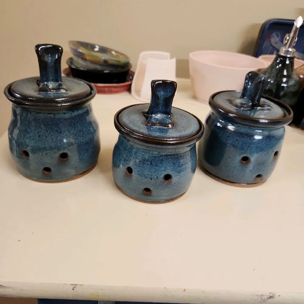 Hebee Pottery Garlic Keeper Handmade Stoneware Garlic Keepers Blue Glazed Ceramic Storage Jars Perfect Gift for Cooks