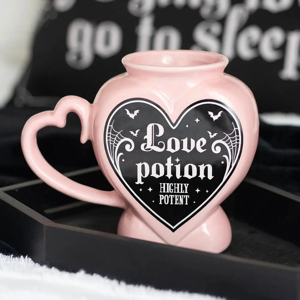 350ml Heart-Shaped Ceramic Coffee & Tea Mug with Gothic Flair, Heart Motif, Reusable Handwash-Only Gothic Kitchen Drinkware for Love Potion Servings, Not Microwave Use
