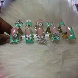 Baddie Maddie Duck Press Ons