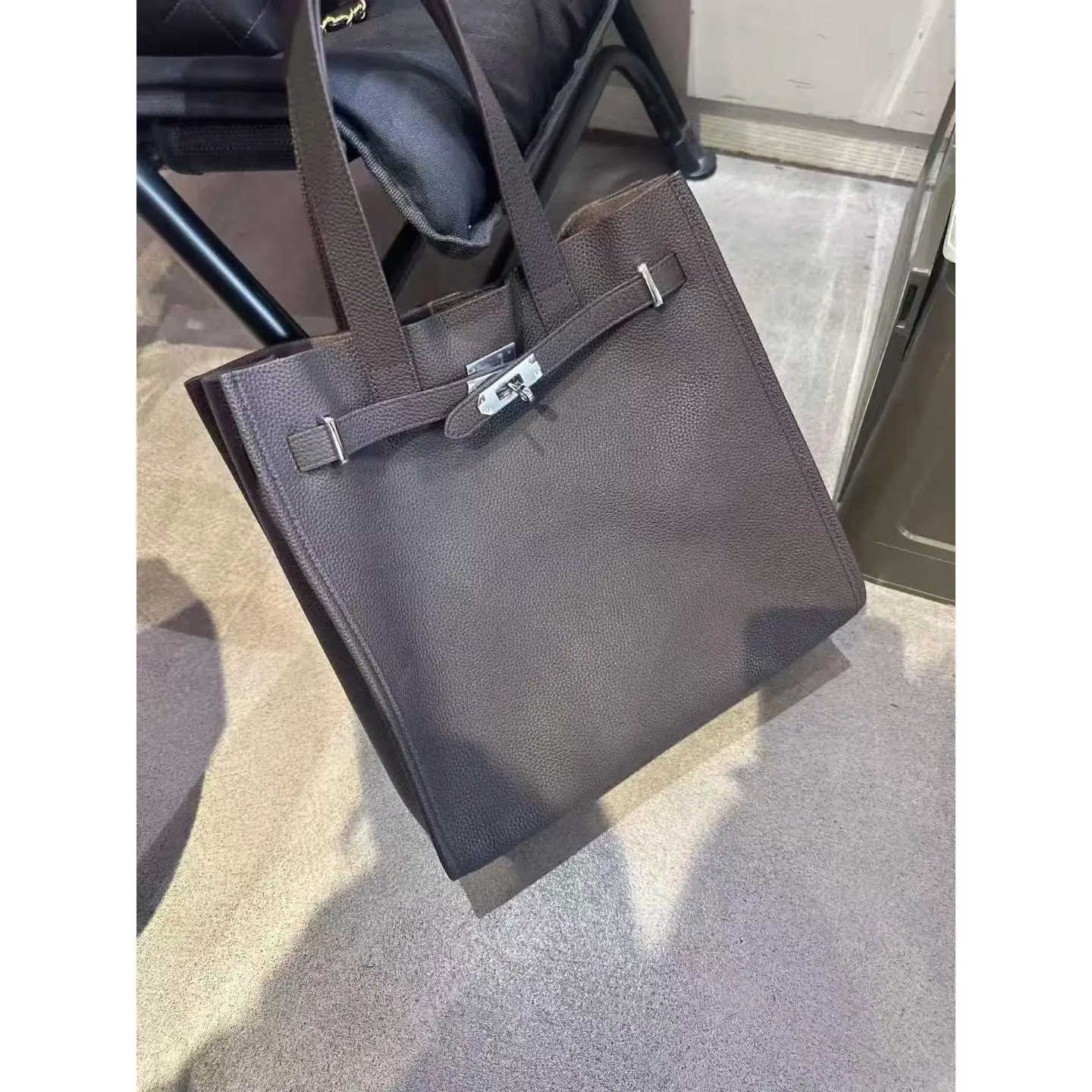 Ebony vertical style